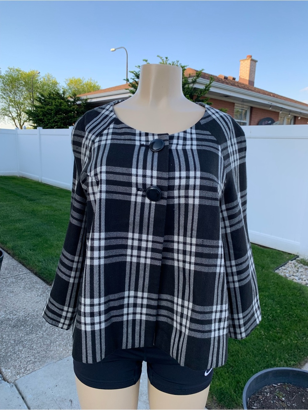 Larry Levine Plaid Black & White Casual Career Blazer Cape Jacket size 14